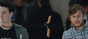 Jól beszól a fejlesztőknek új, viccesnek szánt klipjében az Apple