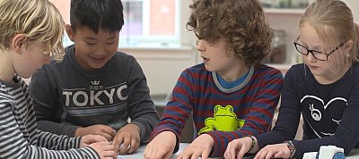 3 éves gyerekeket tanítana programozásra a KUBO