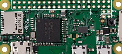 Wi-Fi-t és Bluetooth-t kap a legkisebb Raspberry Pi, a Zero is